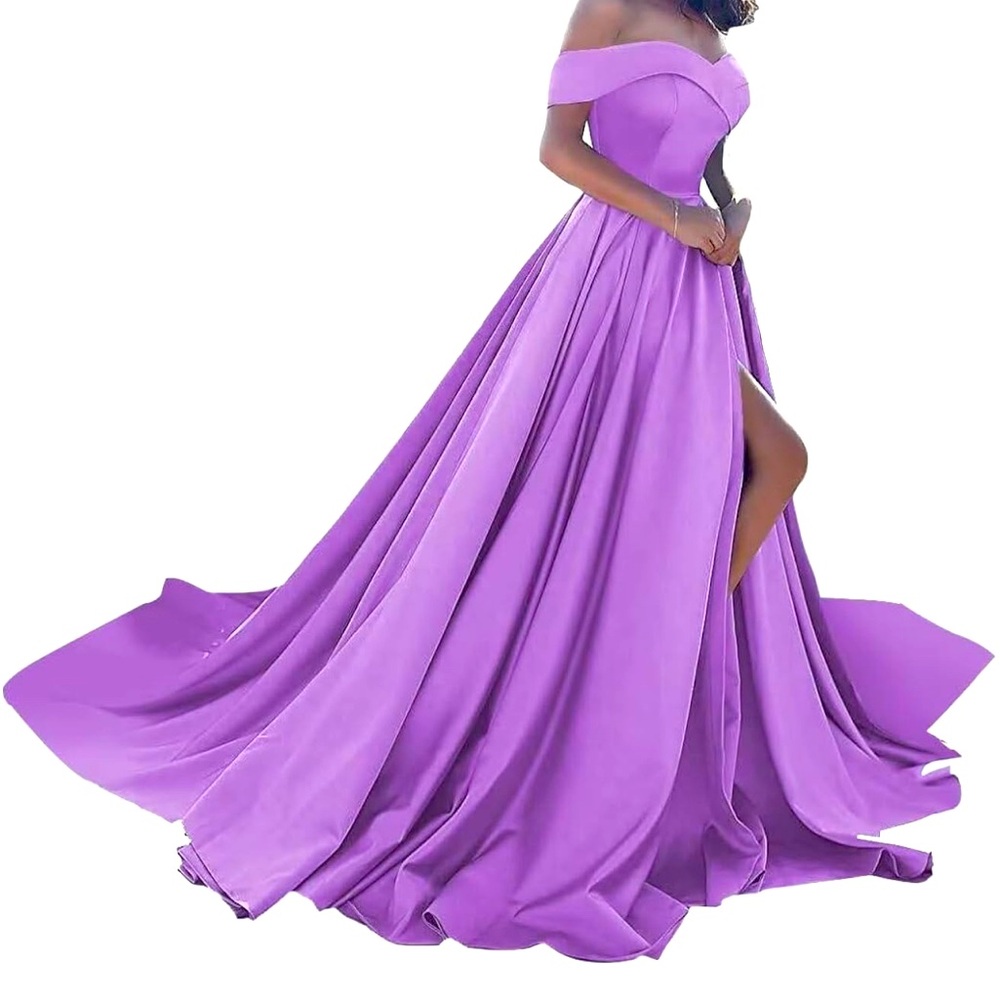 Beautiful lilac dress for a ball, prom or a wedding. Size 10-12.